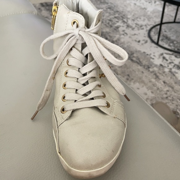 HI-TOPS BEIGE STUDDED ATHLETIC SHOES - Picture 6 of 6